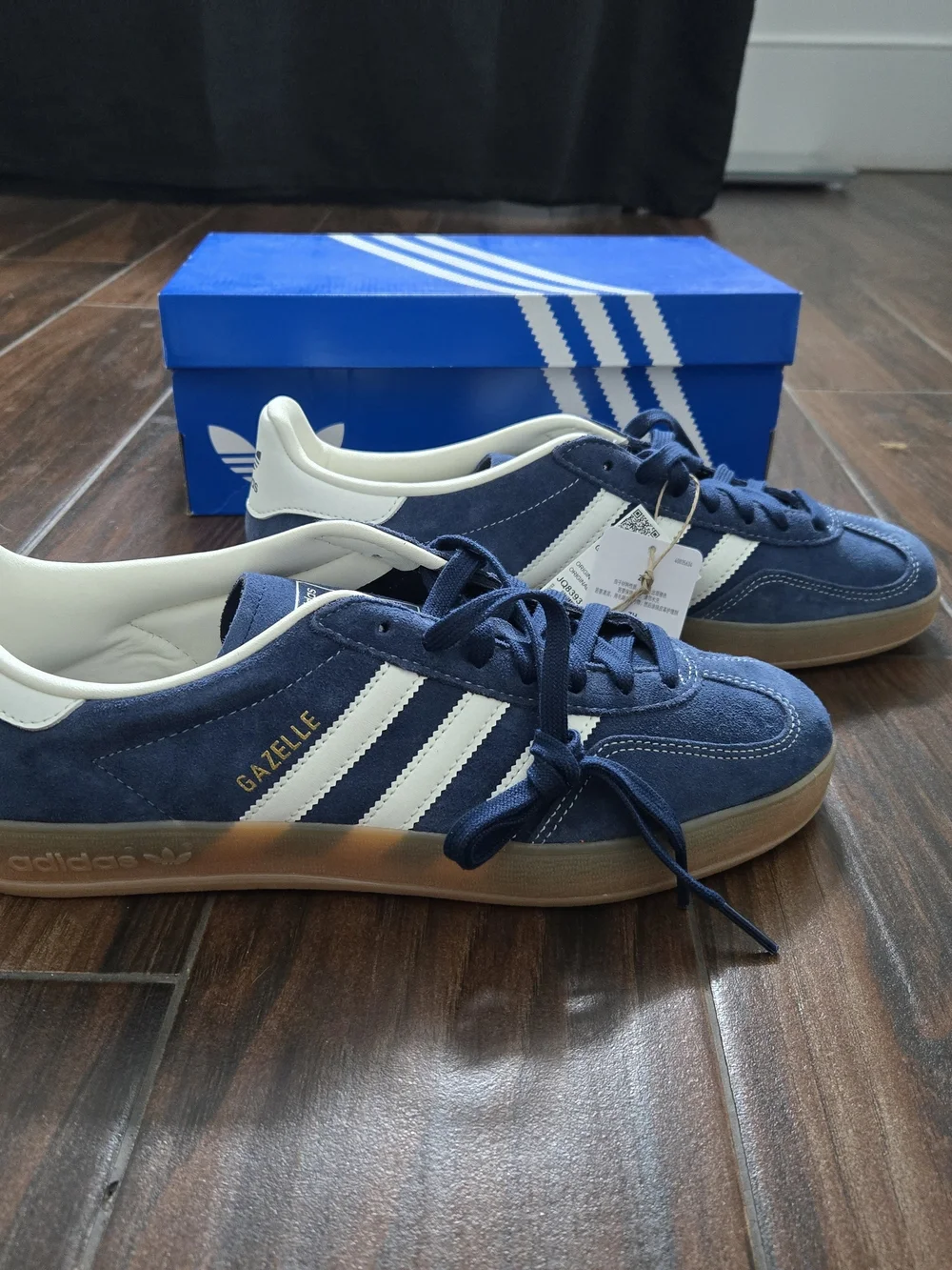 NWT Size 10 Adidas Gazelle Men's Blue And White Suede Sneakers